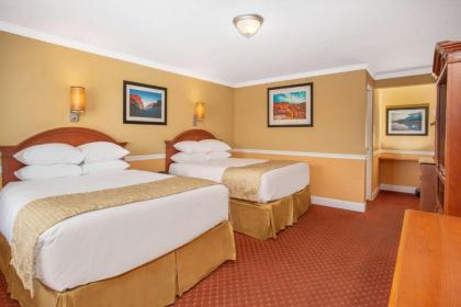 Travelodge by Wyndham Hawthorne - image 13