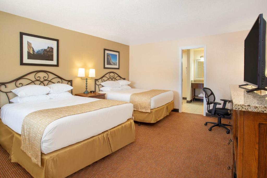 Travelodge by Wyndham Hawthorne - image 3