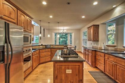 Spacious Hayden Lake House - 3 Minutes to Marina! - image 13