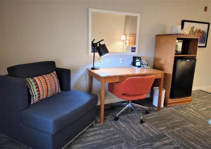 Hampton Inn Hays-North of I-70 - image 7