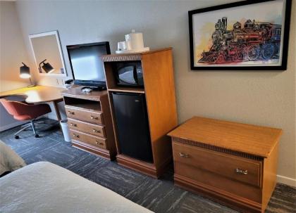 Hampton Inn Hays-North of I-70 - image 9