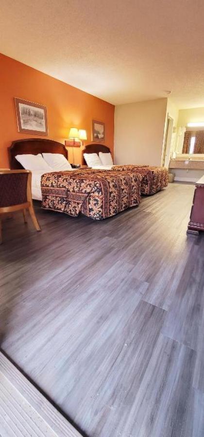 Regency Travel Inn - image 10