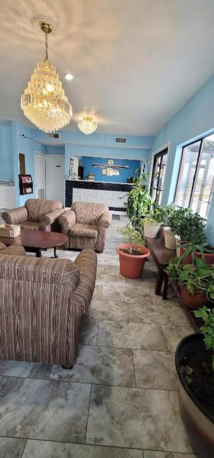 Regency Travel Inn - image 15