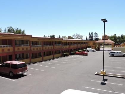 Days Inn & Suites Hayward - image 14