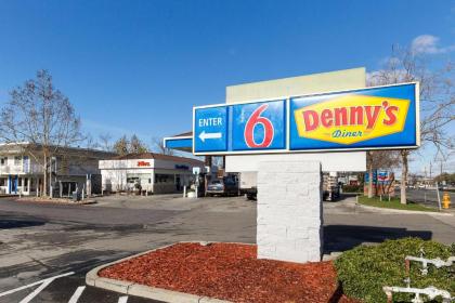 Motel 6 Hayward CA- East Bay - image 2