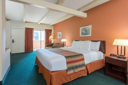 Days Inn by Wyndham St. Louis North - image 2