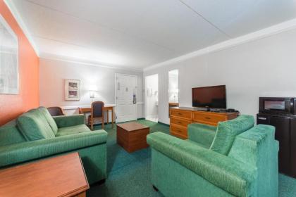 Motel 6-Hazelwood MO - image 11