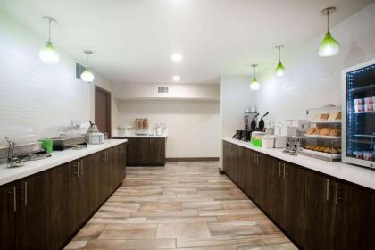 La Quinta Inn by Wyndham St. Louis Hazelwood - Airport North - image 7