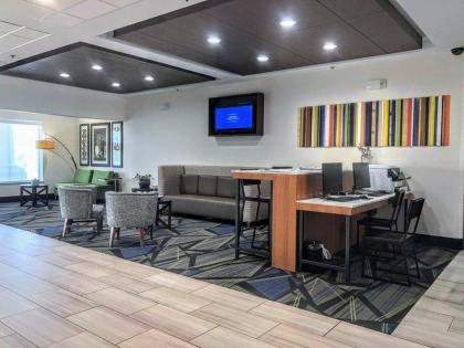 Holiday Inn Express Hotel  Suites Hearne Hearne Texas