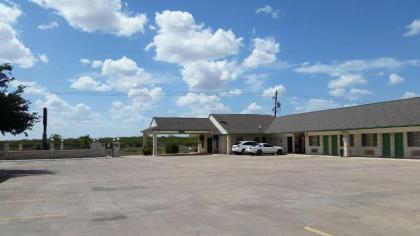 Garden Inn and Suites Hebbronville - image 3