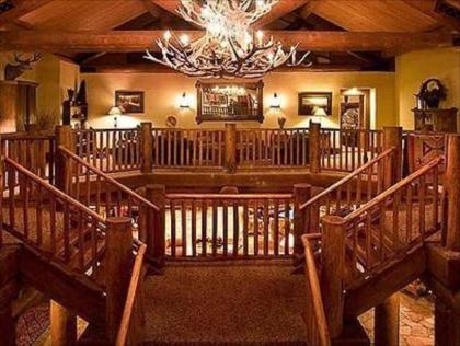 Daniels Summit Lodge