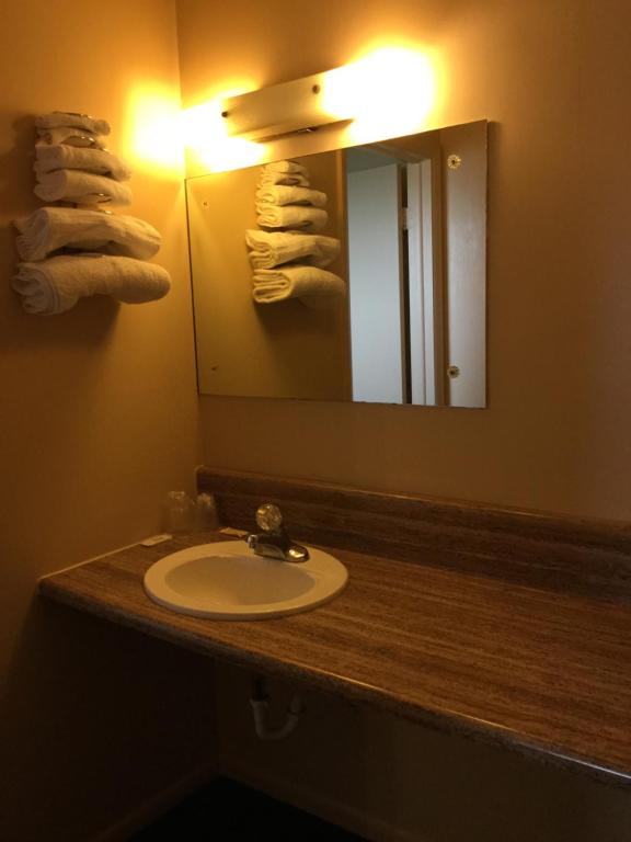 Deluxe Inn - main image
