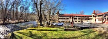 Riverbend motel  Cabins Helen Georgia