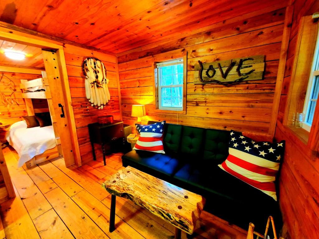 Lil' Log at Hearthstone Cabins and Camping - image 5