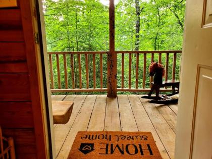 Lil' Log at Hearthstone Cabins and Camping - image 7