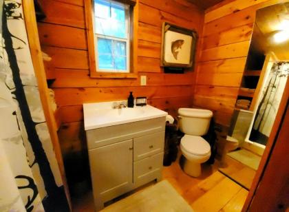 Lil' Log at Hearthstone Cabins and Camping - image 9