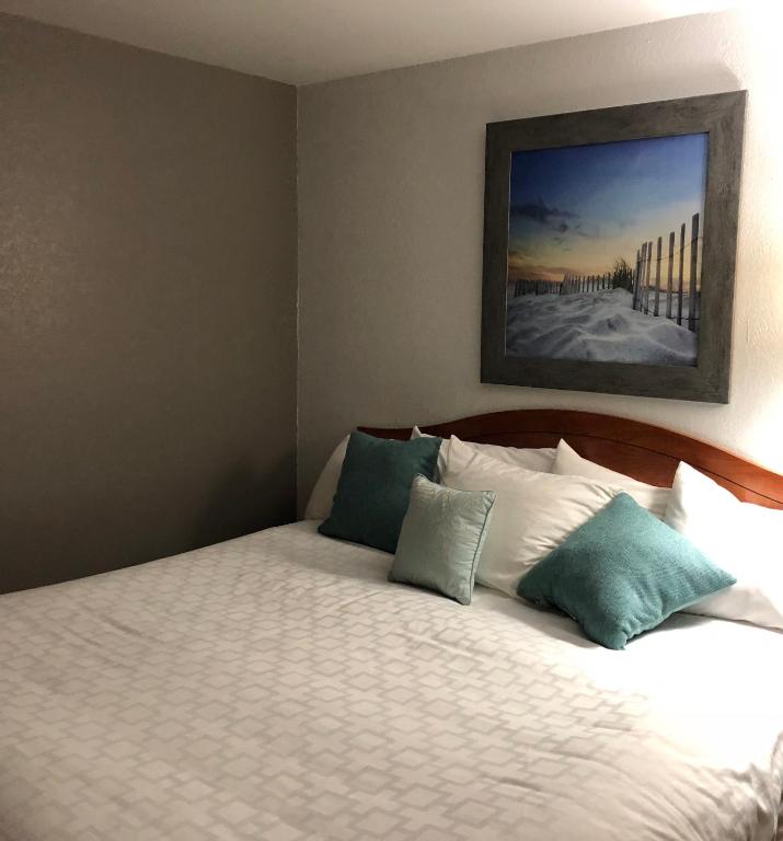 Jorgenson's Inn & Suites - image 2
