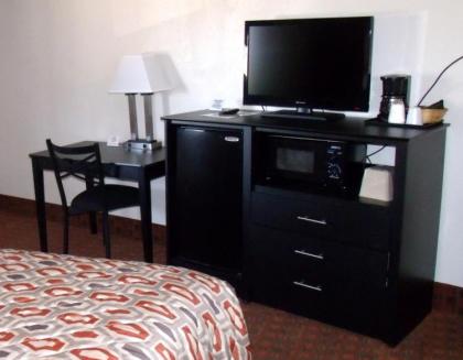 Woodlawn Hills Motel - image 3