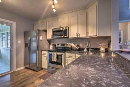 Kanuga Place Condo Less Than 1Mi From Dwntwn Hendersonville - image 3