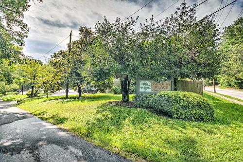 Kanuga Place Condo Less Than 1Mi From Dwntwn Hendersonville - image 5