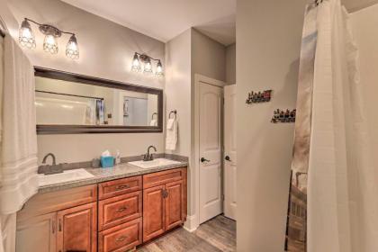 Airy Apartment with Deck - Walk to Main Street! - image 10