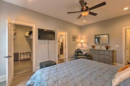 Airy Apartment with Deck - Walk to Main Street! - image 12
