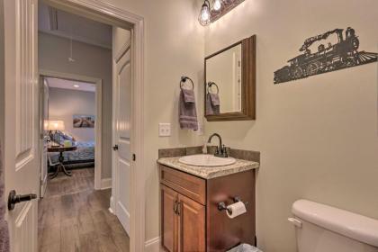 Airy Apartment with Deck - Walk to Main Street! - image 8