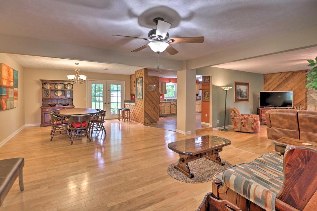 Quiet Home with Fire Pit and BBQ 5 Mi to Downtown - image 7