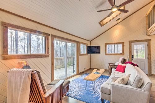 Hendersonville Cabin with Hot Tub and Fire Pit! - main image