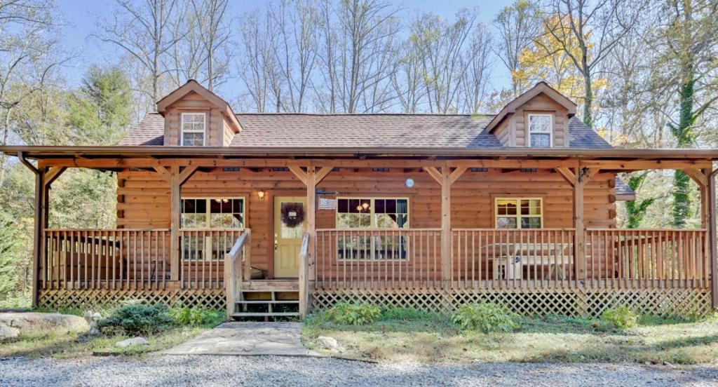 Rustic Hendersonville Cabin with Large Deck and Grill! - main image
