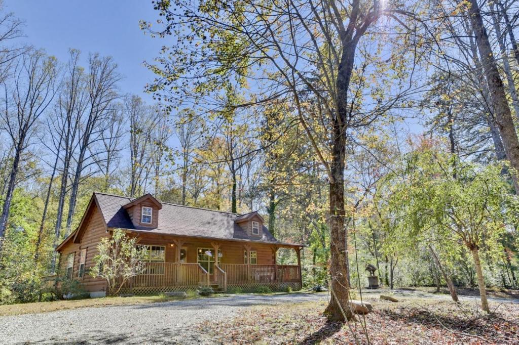 Rustic Hendersonville Cabin with Large Deck and Grill! - image 6
