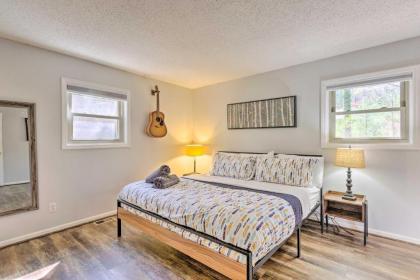 Hendersonville Home with Deck 3 Miles to Downtown - image 14
