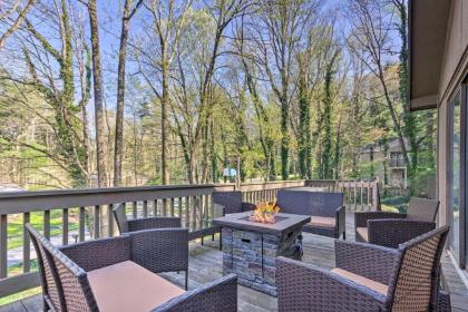Hendersonville Home with Deck 3 Miles to Downtown - image 3