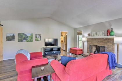 Hendersonville Home with Deck 3 Miles to Downtown - image 5