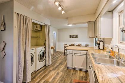 Hendersonville Home with Deck 3 Miles to Downtown - image 9