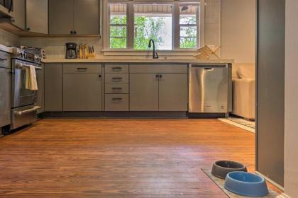 Dog-Friendly Home with Yard 1 Mi to Downtown! - image 10