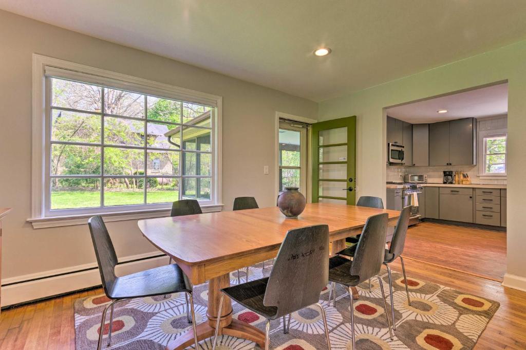 Dog-Friendly Home with Yard 1 Mi to Downtown! - image 5