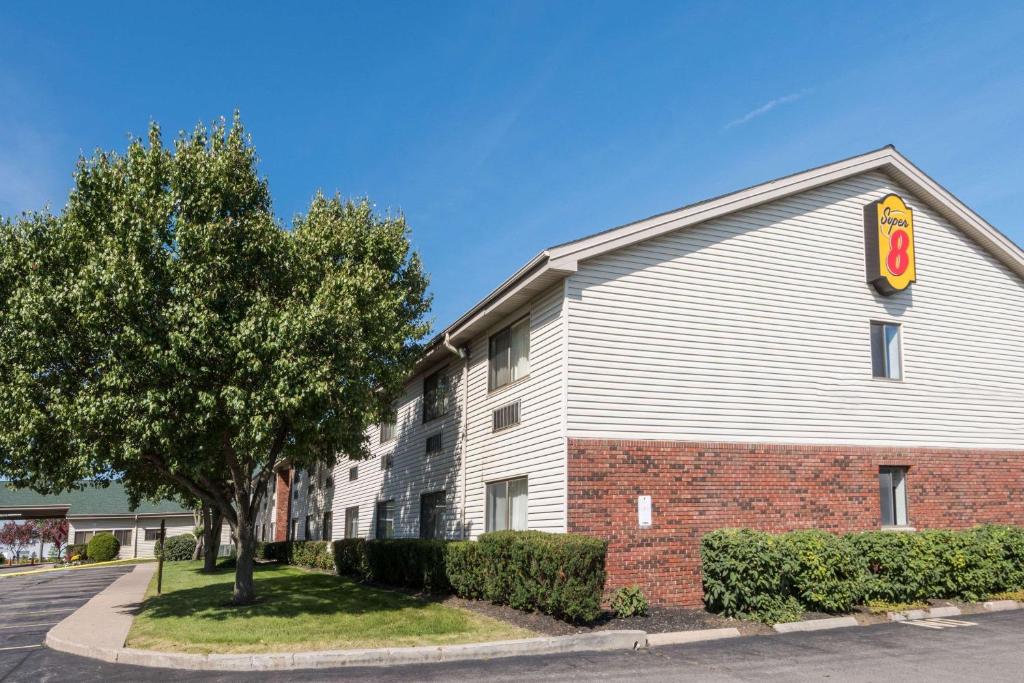 Super 8 by Wyndham Henrietta/Rochester Area - main image