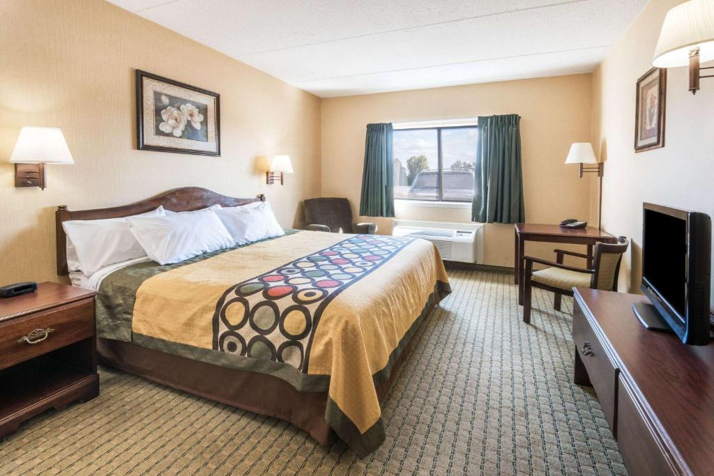 Super 8 by Wyndham Henrietta/Rochester Area - image 2