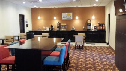 Days Inn by Wyndham Henryetta - image 15
