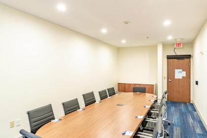 Holiday Inn Express Hereford an IHG Hotel - image 15