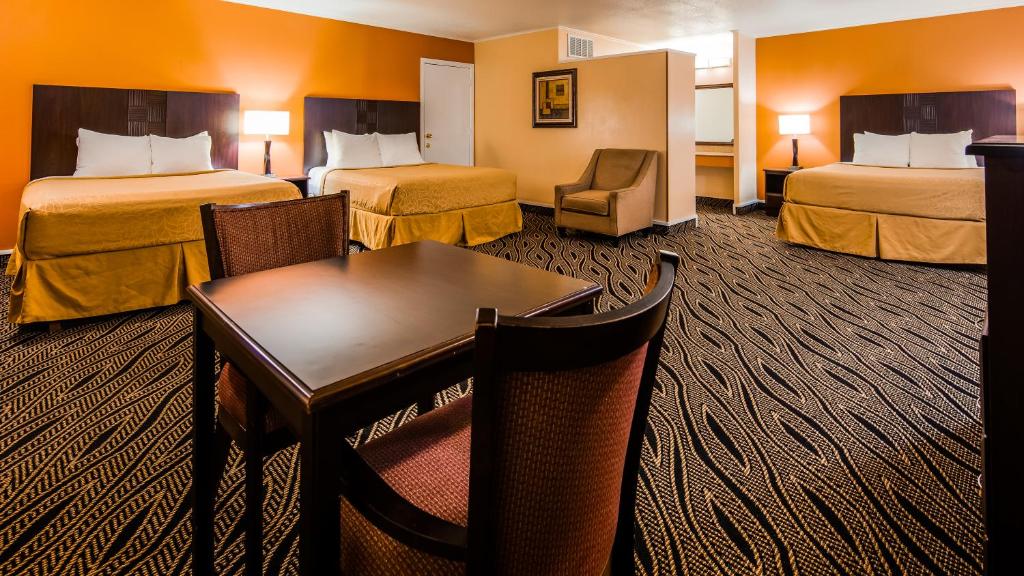 Best Western Red Carpet Inn Hereford - image 2