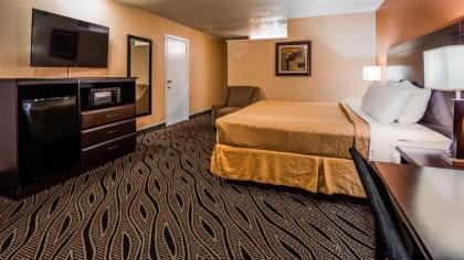 Best Western Red Carpet Inn Hereford - image 4