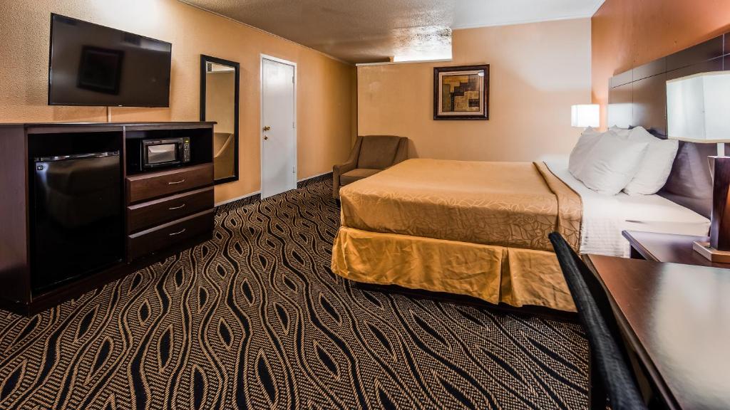 Best Western Red Carpet Inn Hereford - image 4