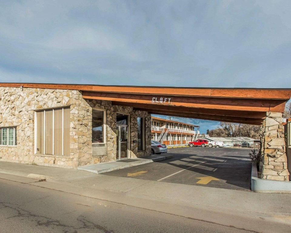 Rodeway Inn & Suites Hermiston - image 5