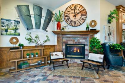 Oxford Suites Hermiston - image 12