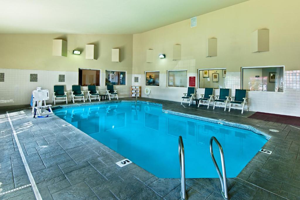 Oxford Suites Hermiston - image 3