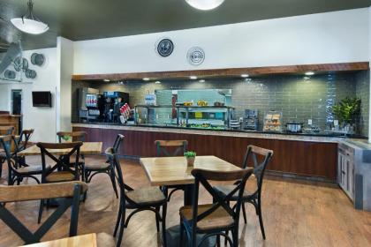 Oxford Suites Hermiston - image 6