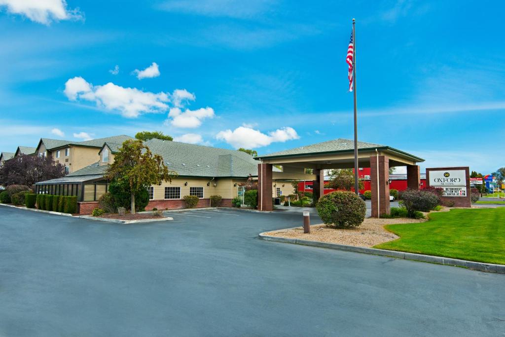 Oxford Suites Hermiston - image 7
