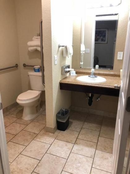 Knights Inn Hermiston - image 13